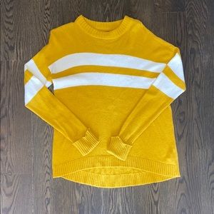 NEW CONDITION AMERICAN EAGLE YELLOW SWEATER